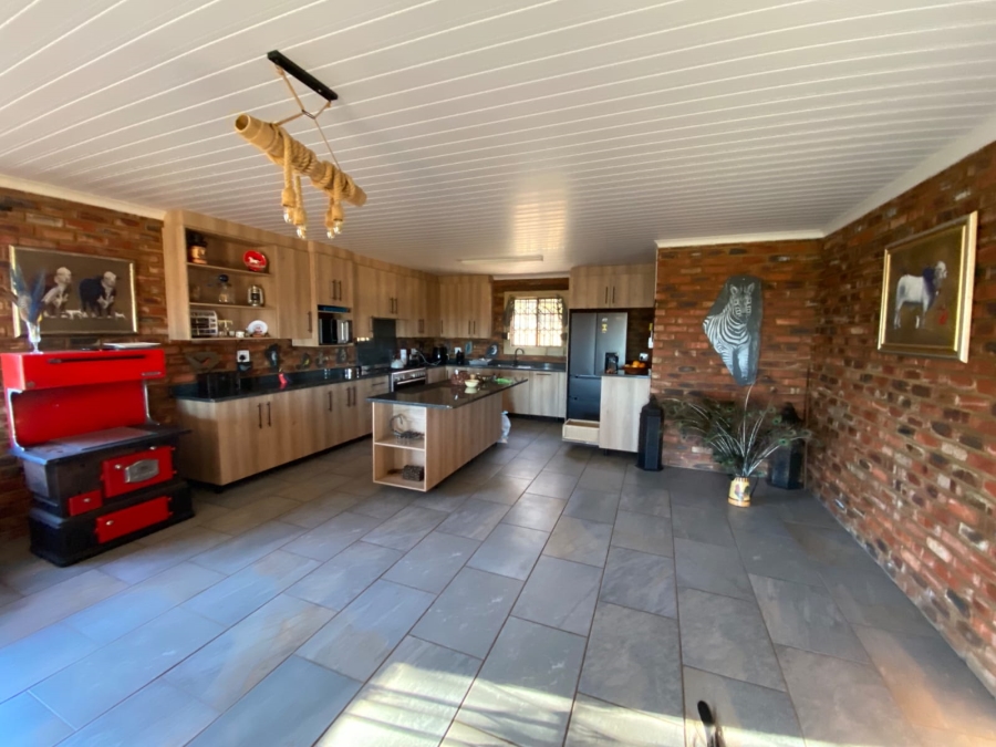 5 Bedroom Property for Sale in Koster North West